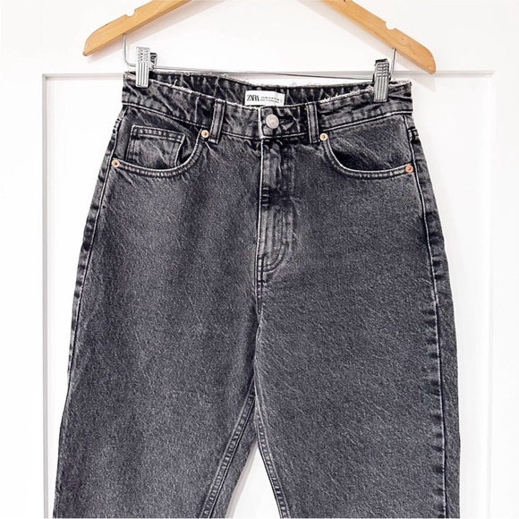 Zara High Waisted Dark black/gray Washed
Mom fit jeans - Picture 3 of 5